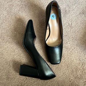 Like New Black Pumps